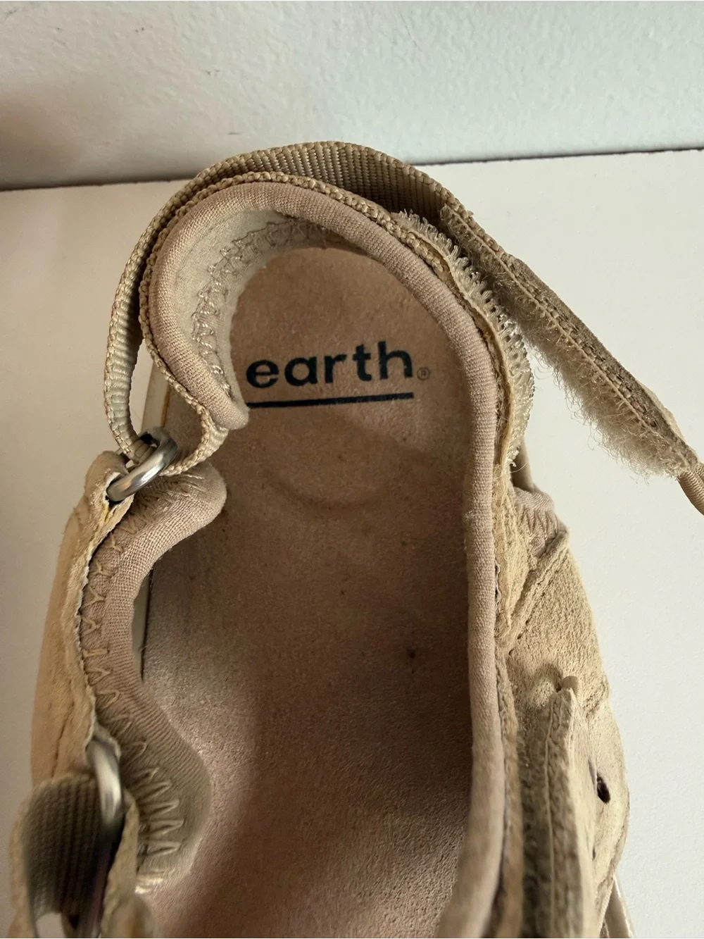 EARTH Women's SZ 7 TAN Sand Nevis Strappy Outdoor Sandals